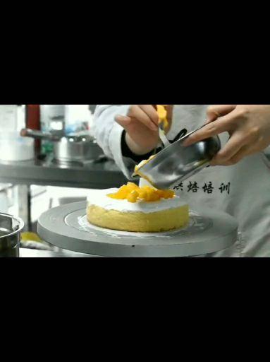 蛋糕烘焙西點(diǎn)面包裱花飲品培訓(xùn)機(jī)構(gòu)